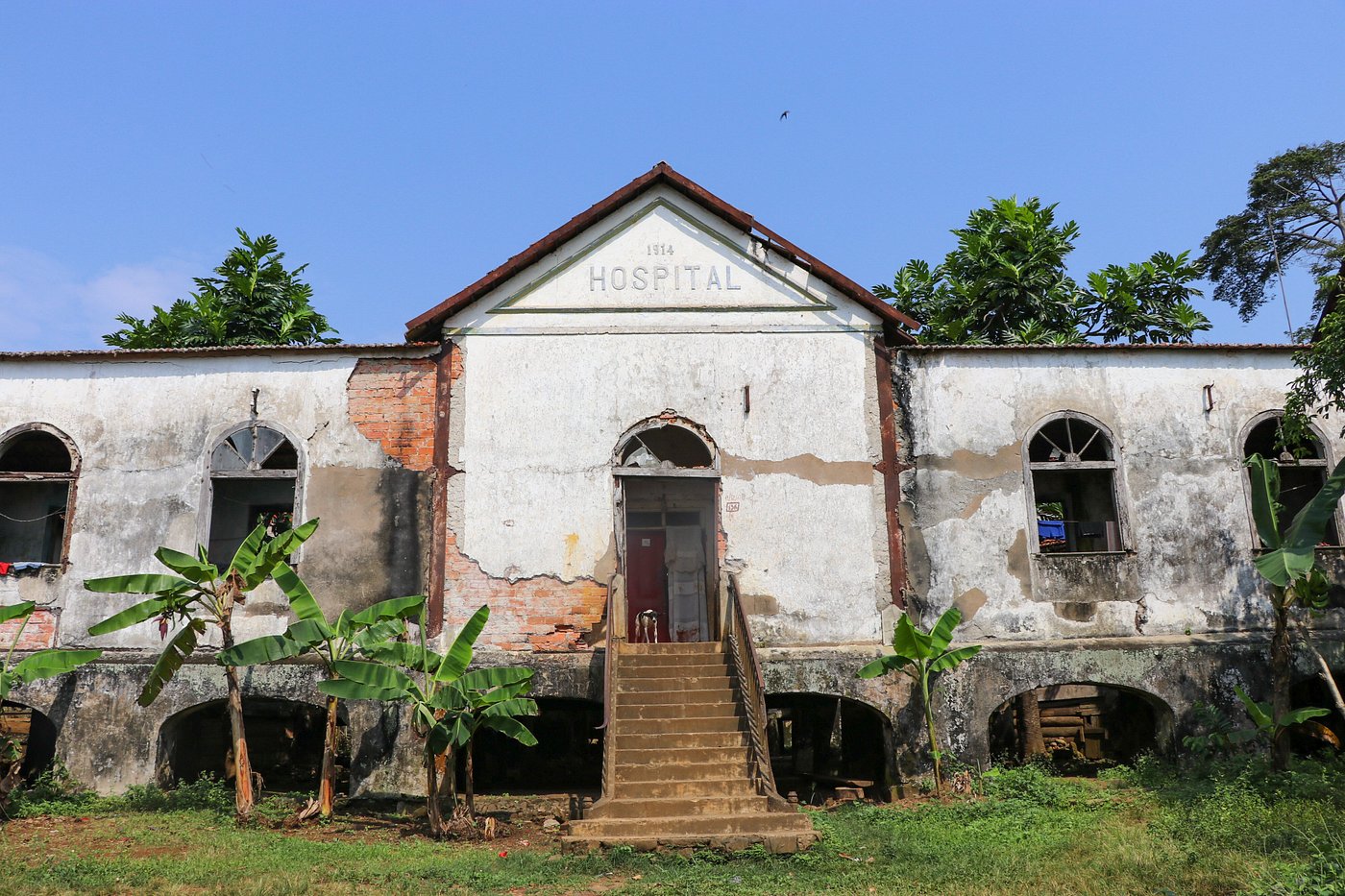 Hospital Da Roca Agua Ize